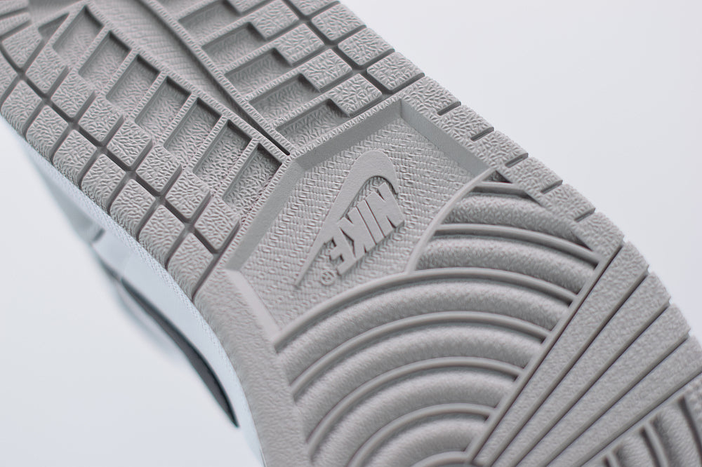 Nike Air Jordan 1 Mid Light Smoke Grey