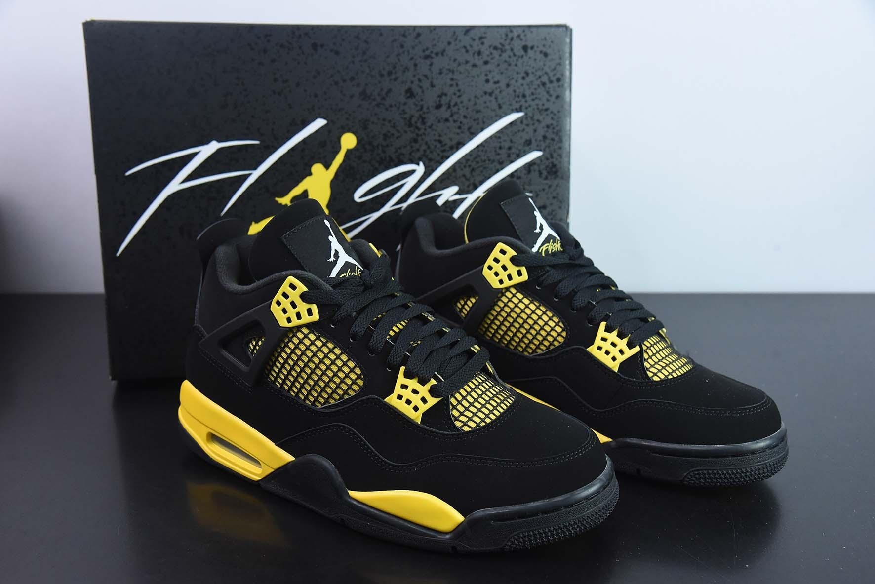 Nike Air Jordan 4 Retro Thunder Main image