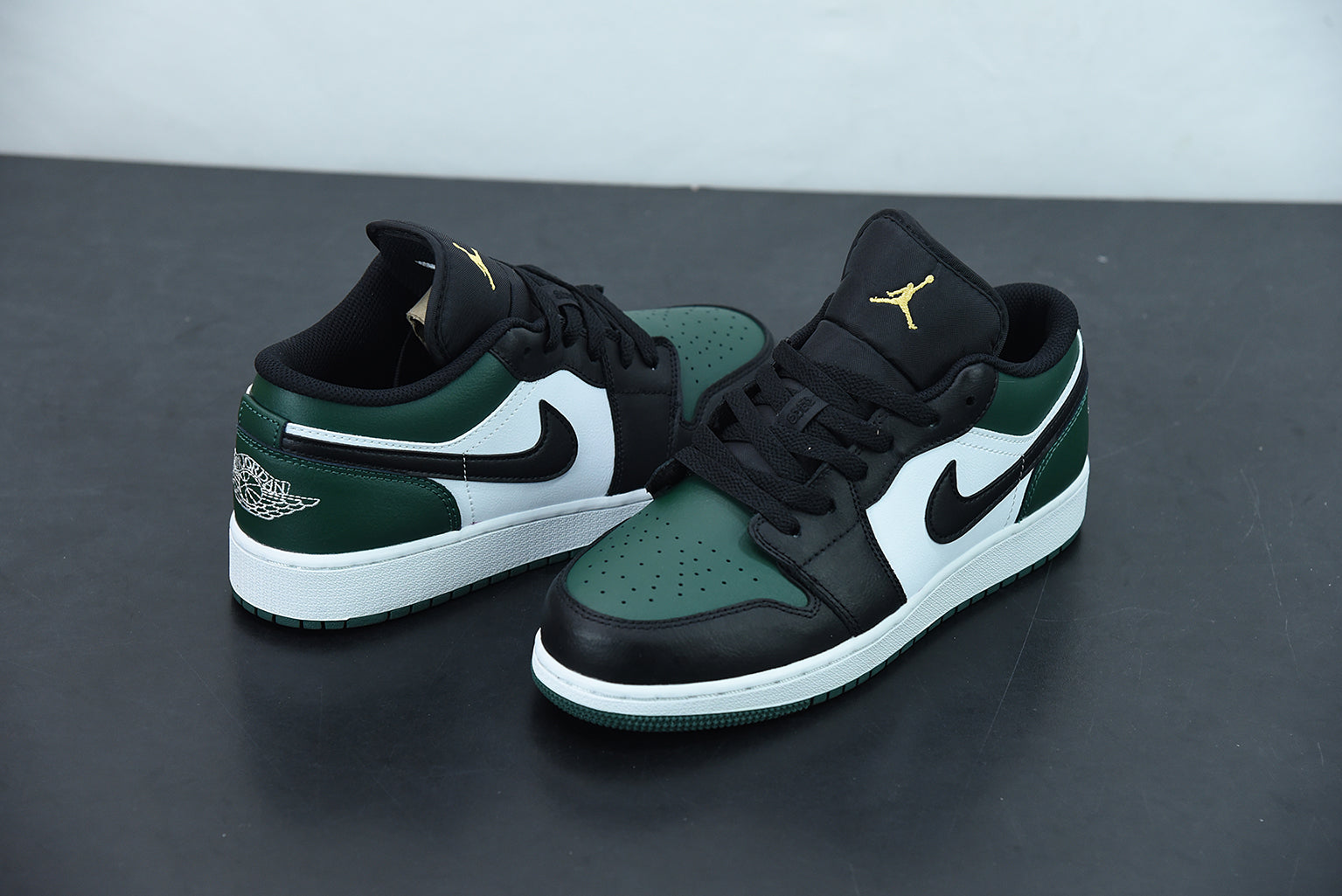 Nike Air Jordan 1 Low Pine Green