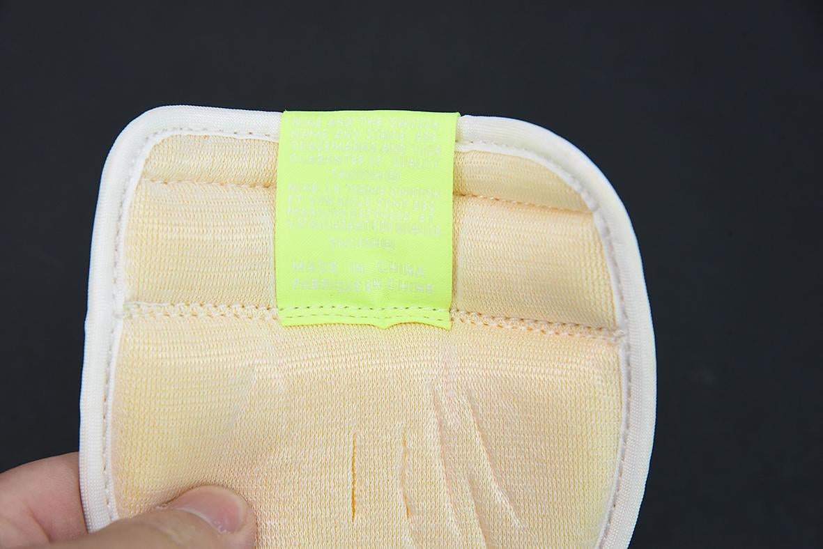 Nike Air Jordan 1 High Volt