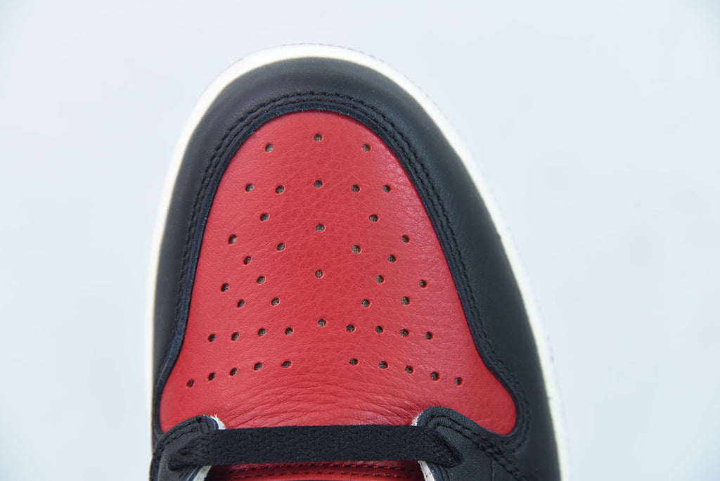 Nike Air Jordan 1 High Bred Toe