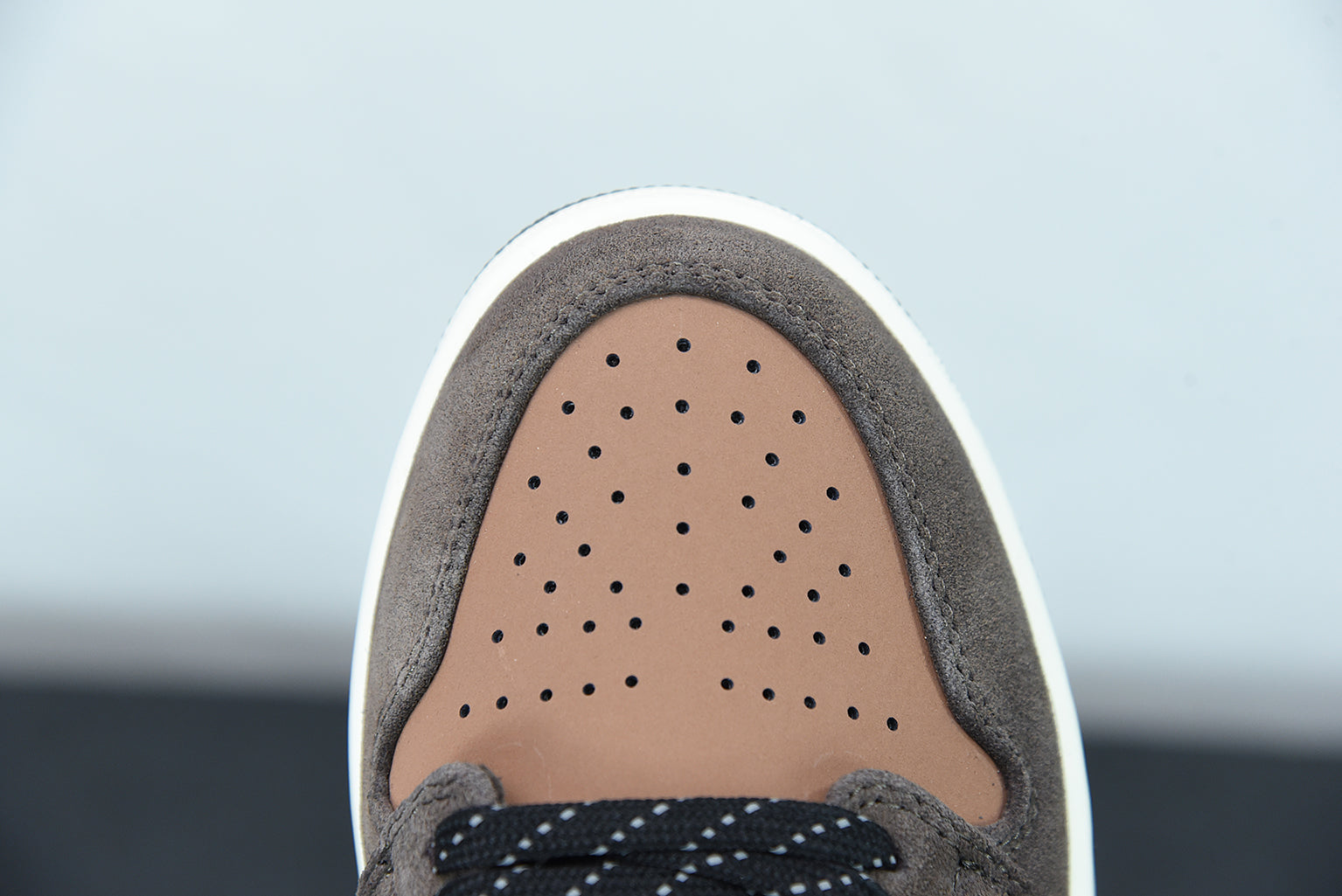 Nike Air Jordan 1 Mid Dark Chocolate