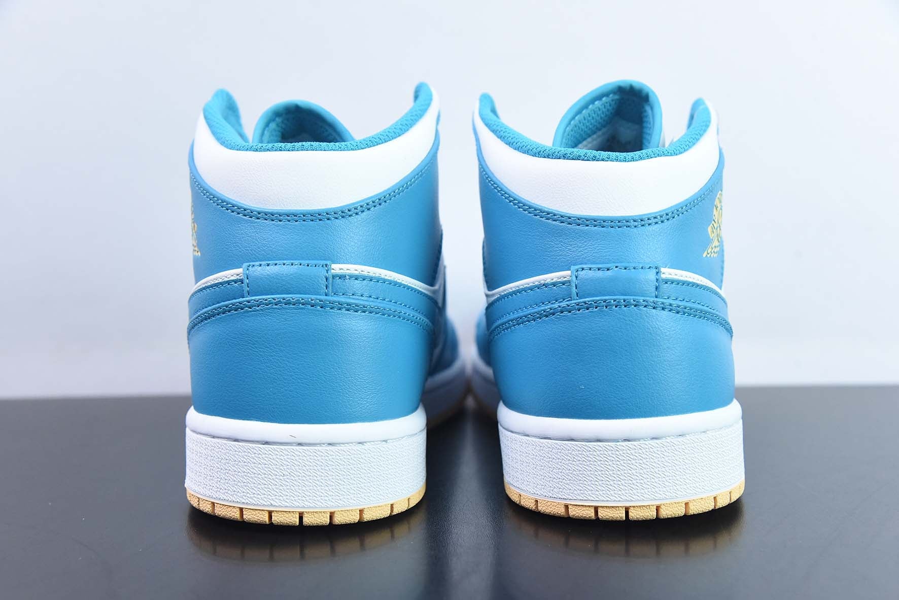 Nike Air Jordan 1 Mid Aquatone