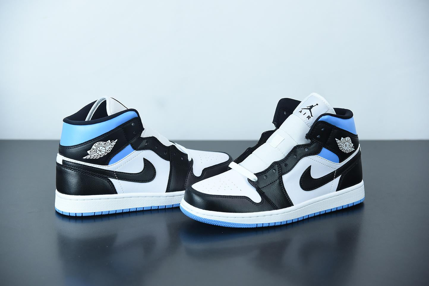 Nike Air Jordan 1 Mid  University Blue Secondary image