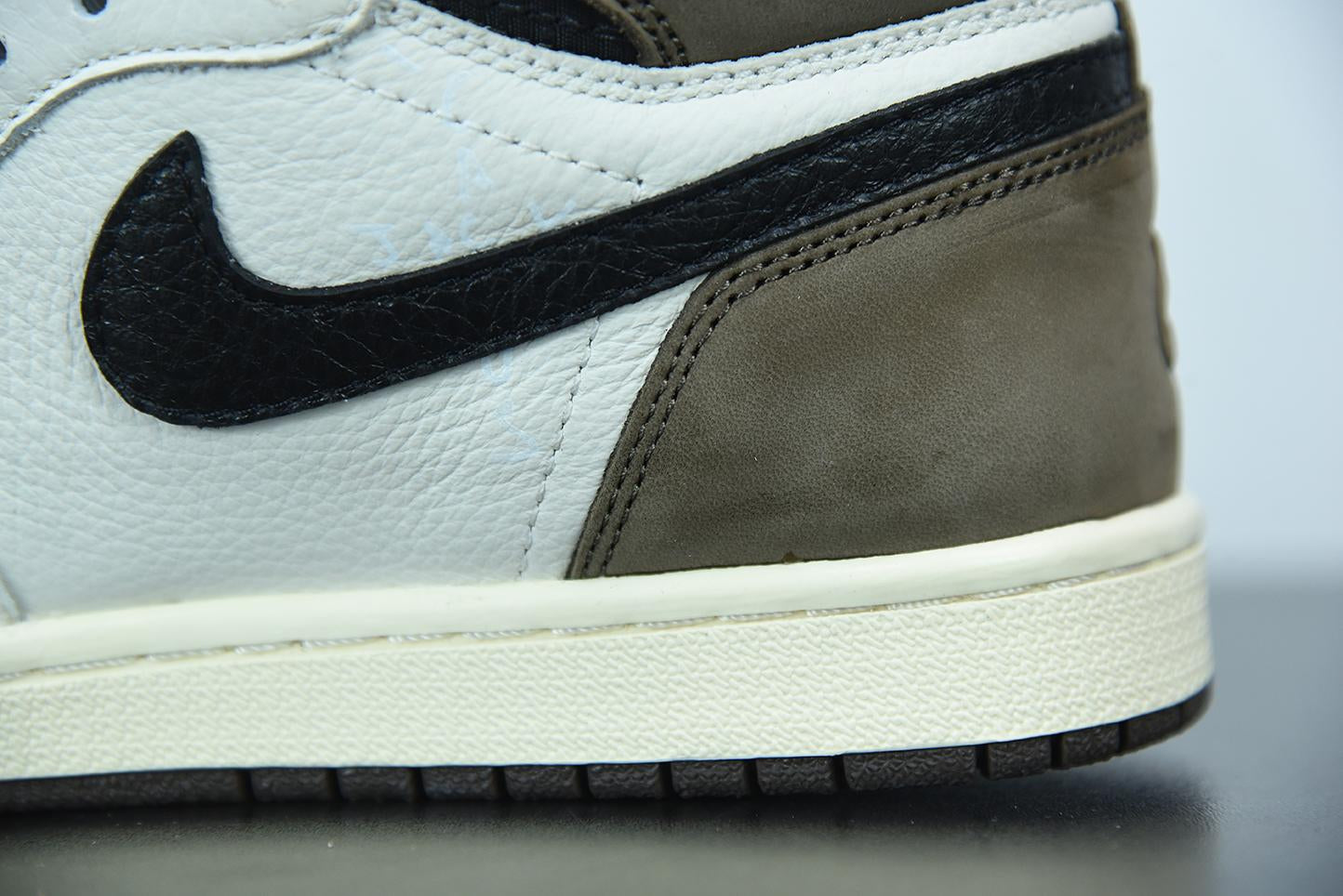 Nike Air Jordan 1 Travis Scott Retro High Cactus Jack