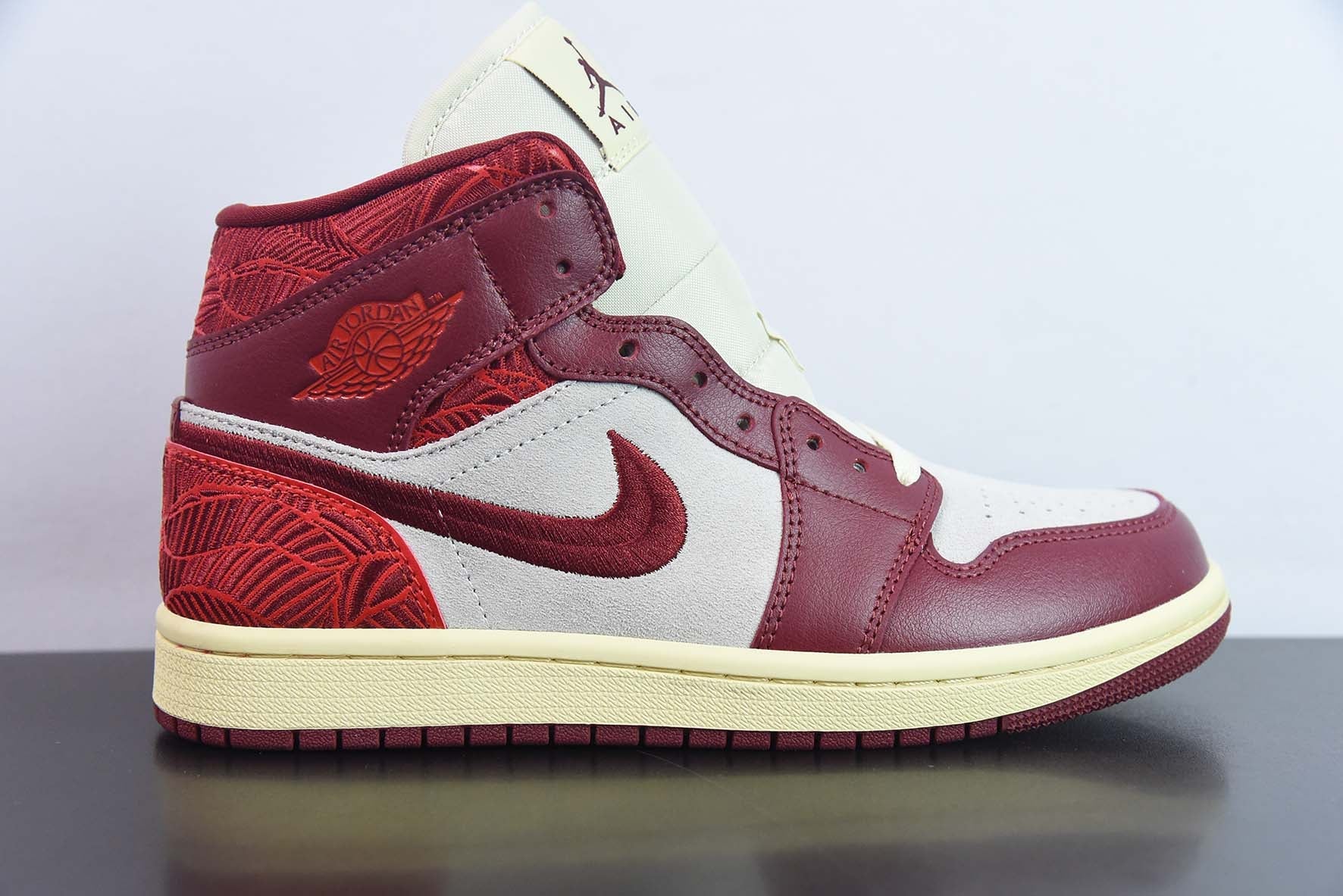 Nike Air Jordan 1 Mid Tiki Leaf