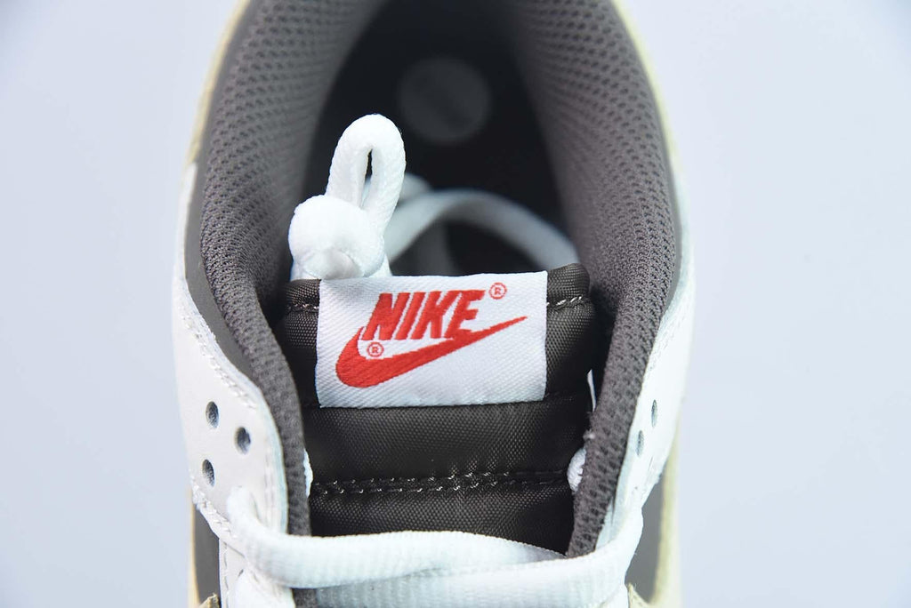 Nike SB Dunk Low mocha