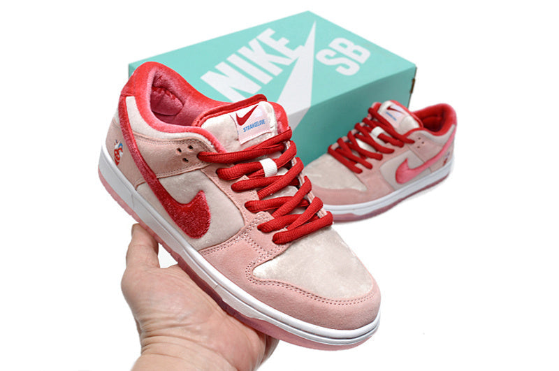 Nike SB Dunk Low Strangelove