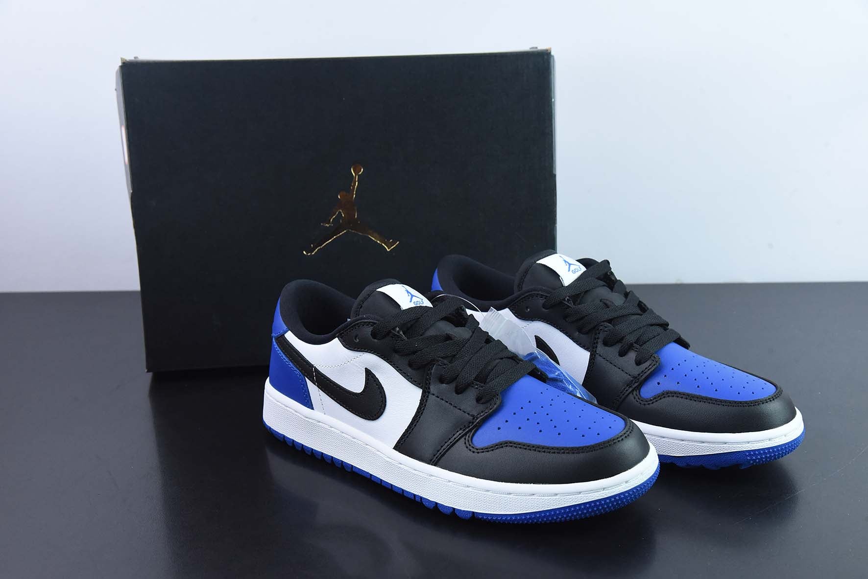 Nike Air Jordan 1 Royal Toe Main image
