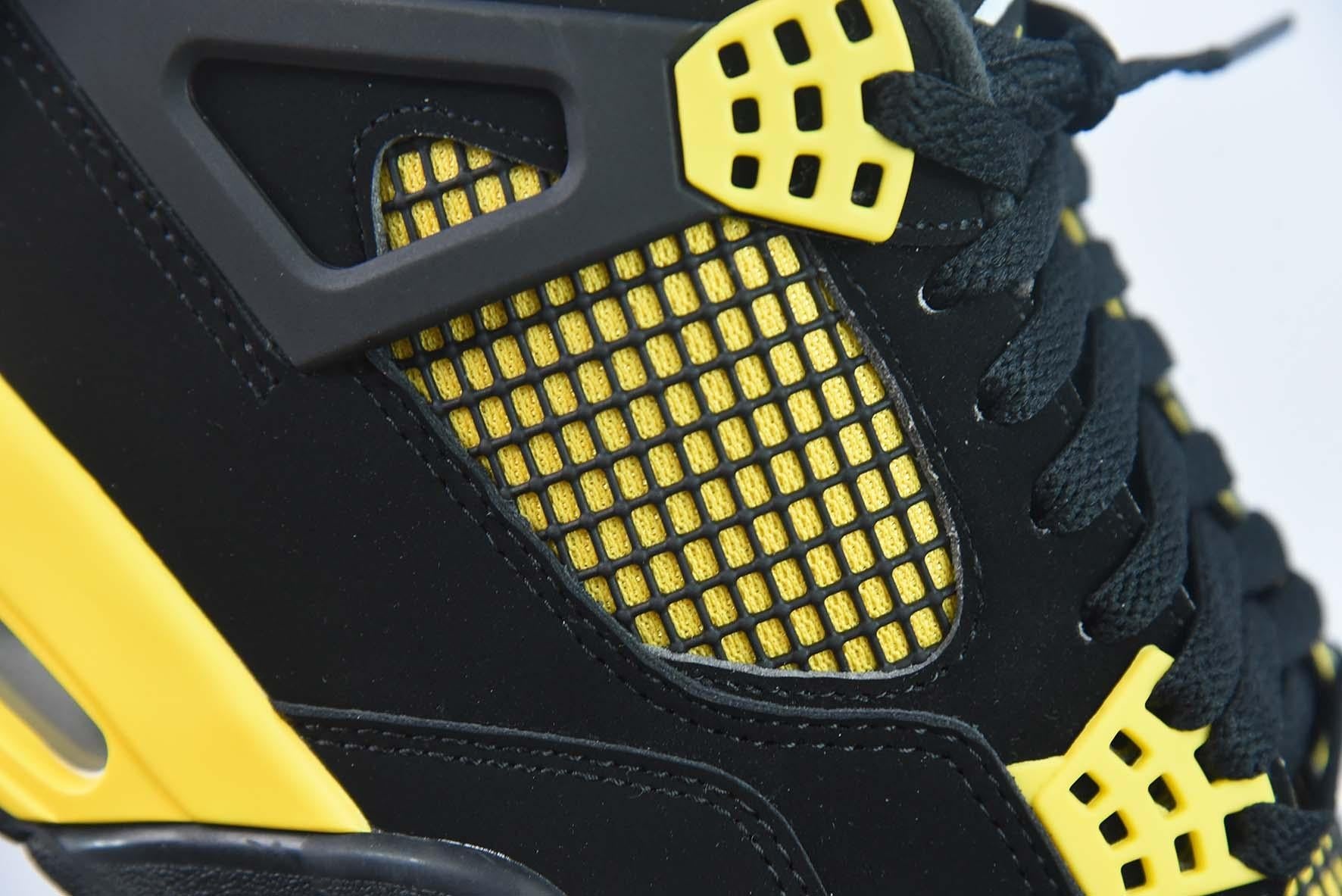 Nike Air Jordan 4 Retro Thunder
