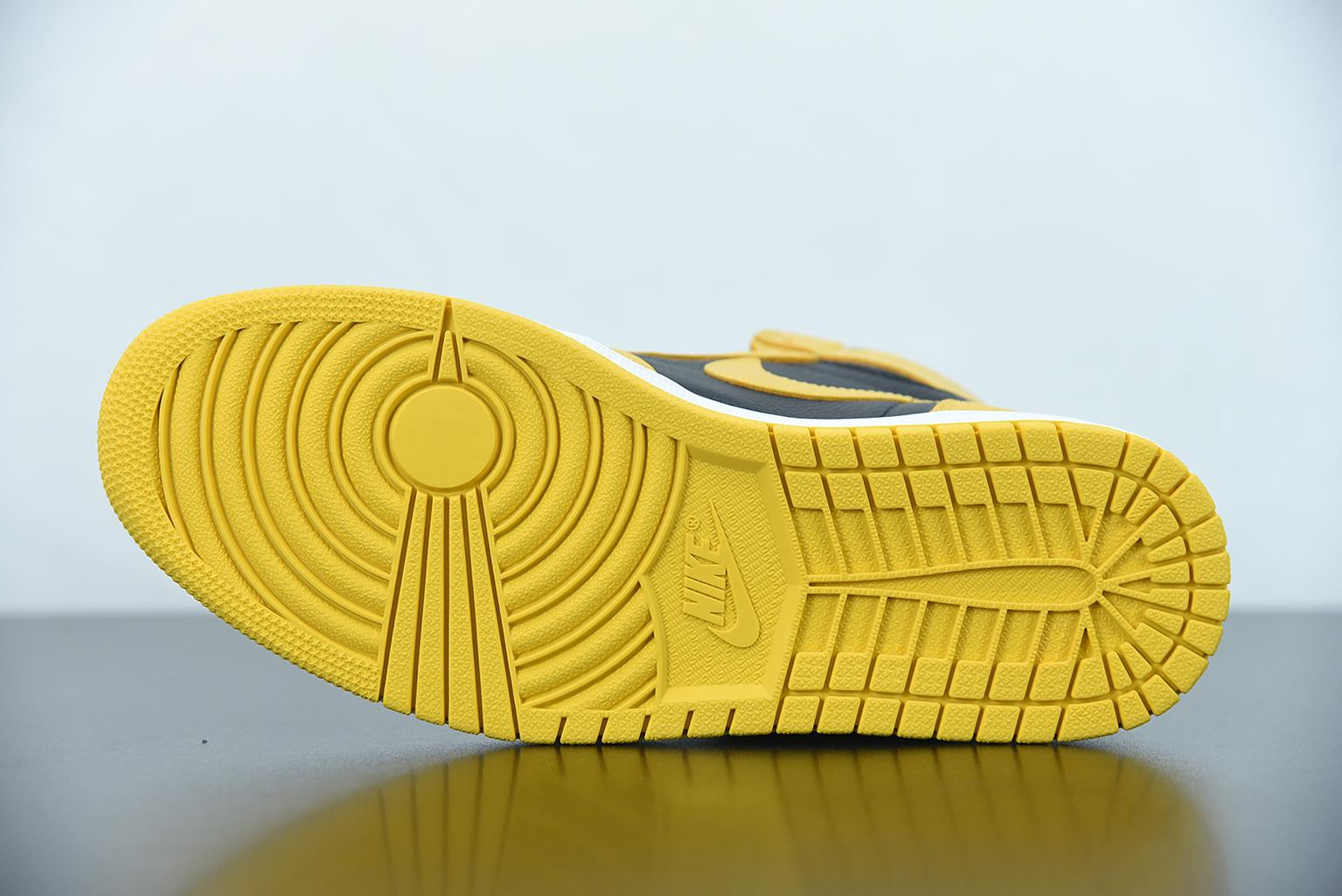 Nike Air Jordan 1 High Pollen