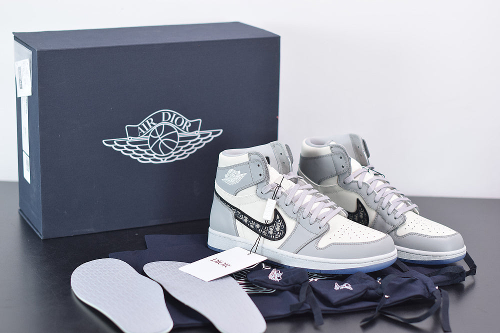 Nike Air Jordan 1 High DIOR Main image