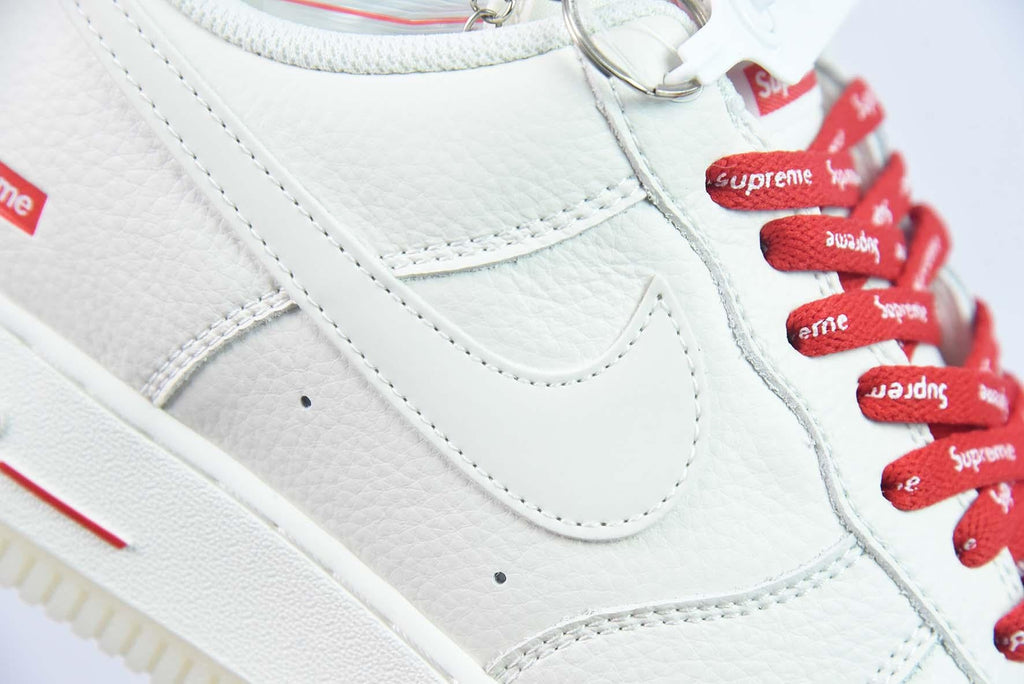 Nike Air Force x Supreme White