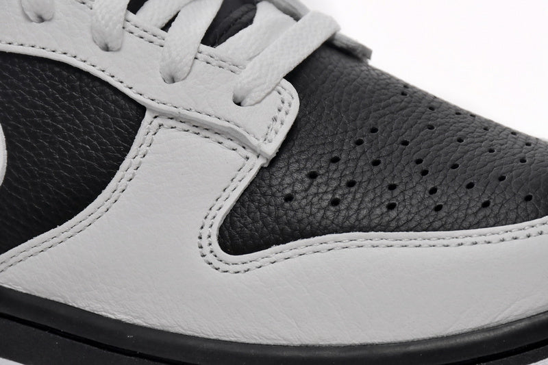 Nike Dunk Low Reverse Panda