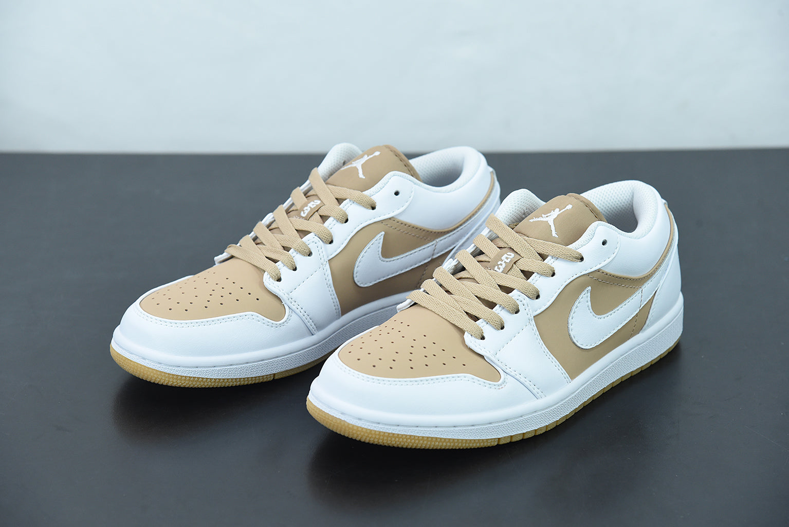 Nike Air Jordan 1 Low Hemp White