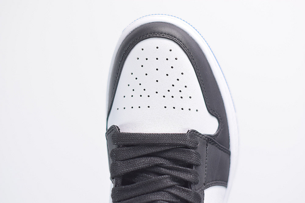 Nike Air Jordan 1 Mid Royal Black