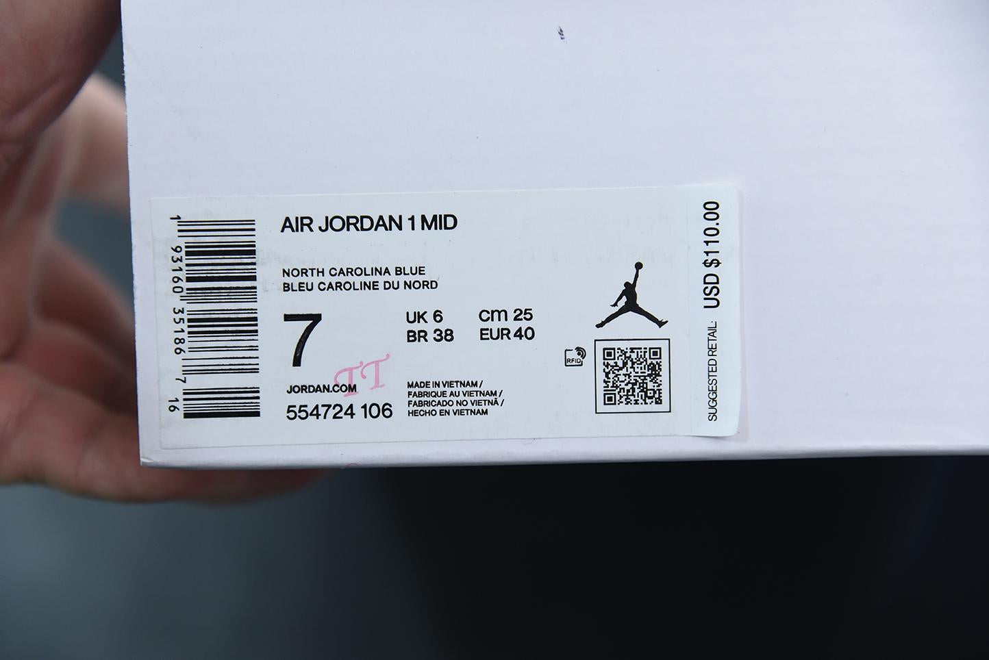 Nike Air Jordan 1 Retro Mid UNC