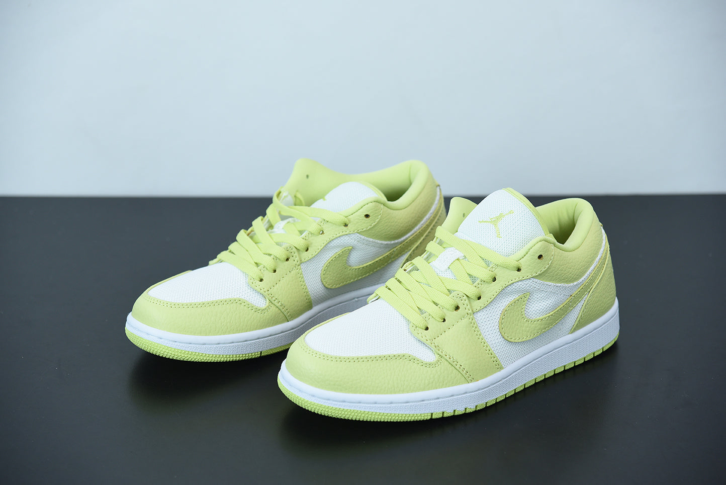 Nike Air Jordan 1 Low Limelight Secondary image