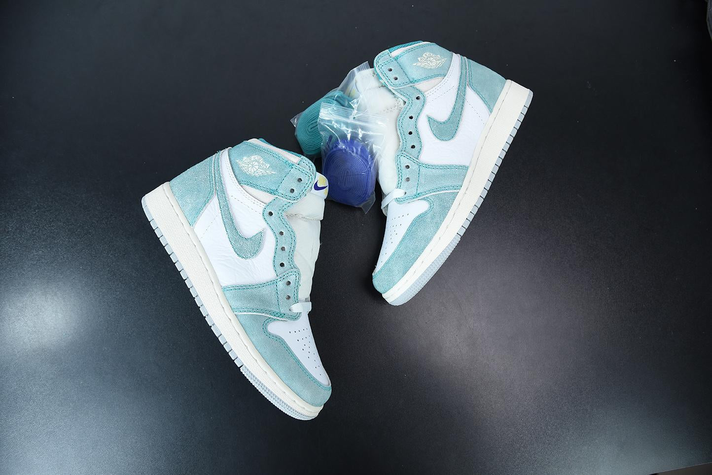 Nike Air Jordan 1 Retro High OG Turbo Green