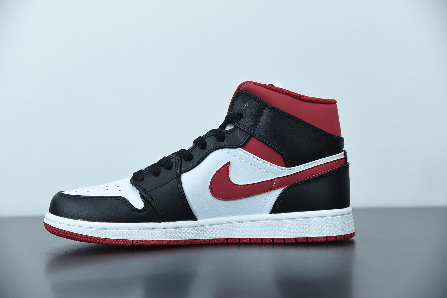 Nike Air Jordan 1 Mid Metalic Red