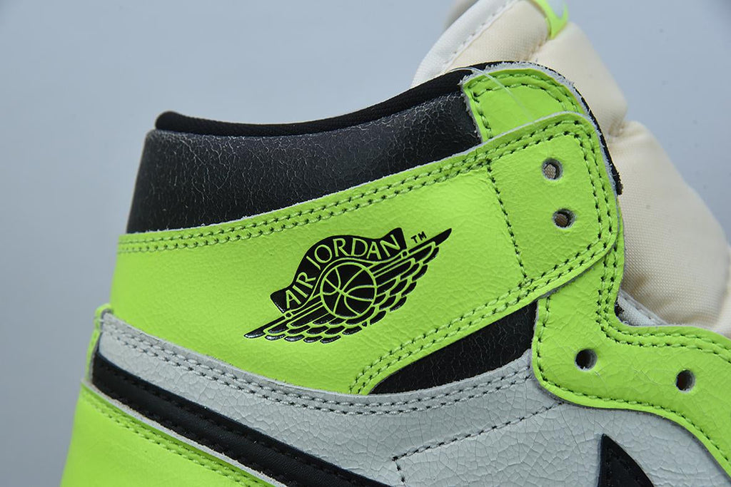 Nike Air Jordan 1 High Volt