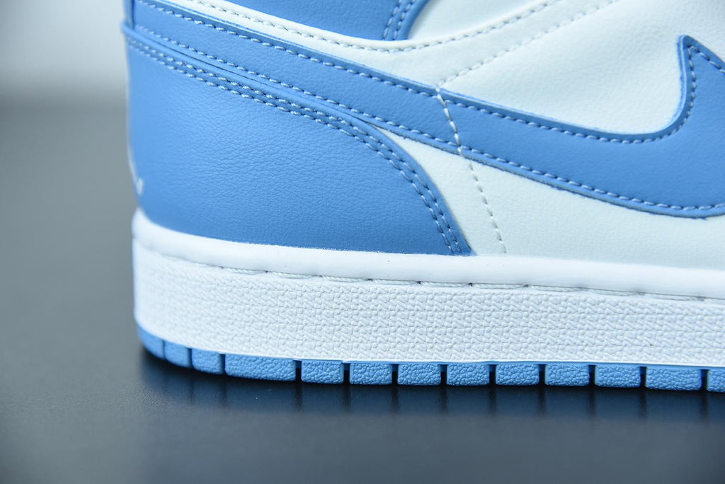 Nike Air Jordan 1 Retro Mid UNC