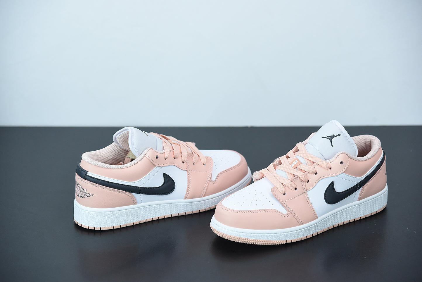 Nike Air Jordan 1 Low Light Artic Pink