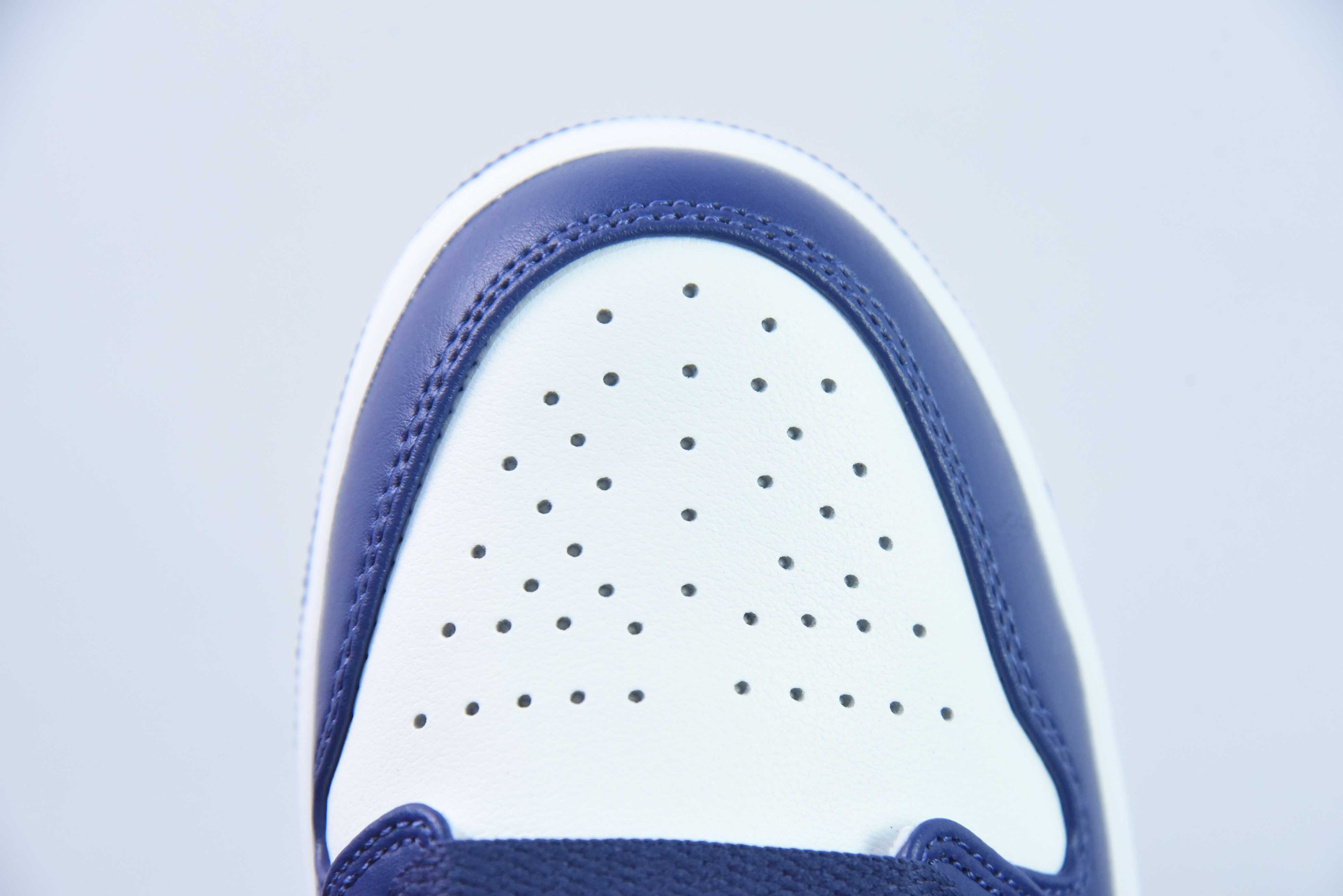 Nike Air Jordan 1 Low Midnight