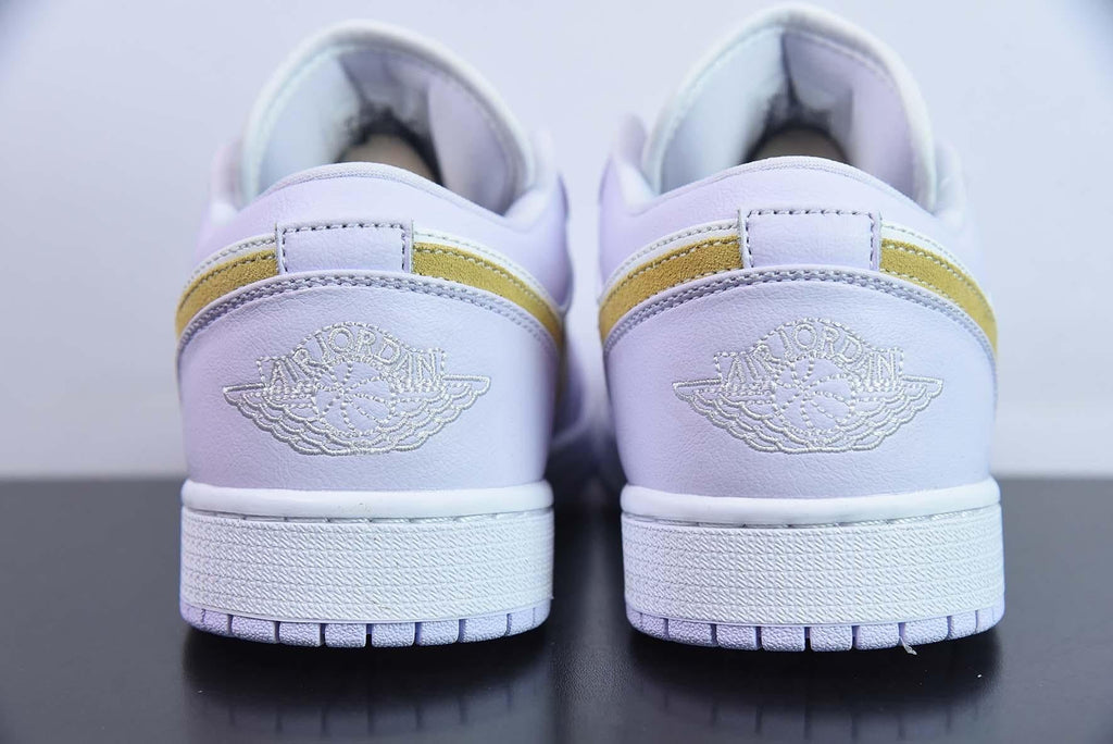 Nike Air Jordan 1 low Barely Grape