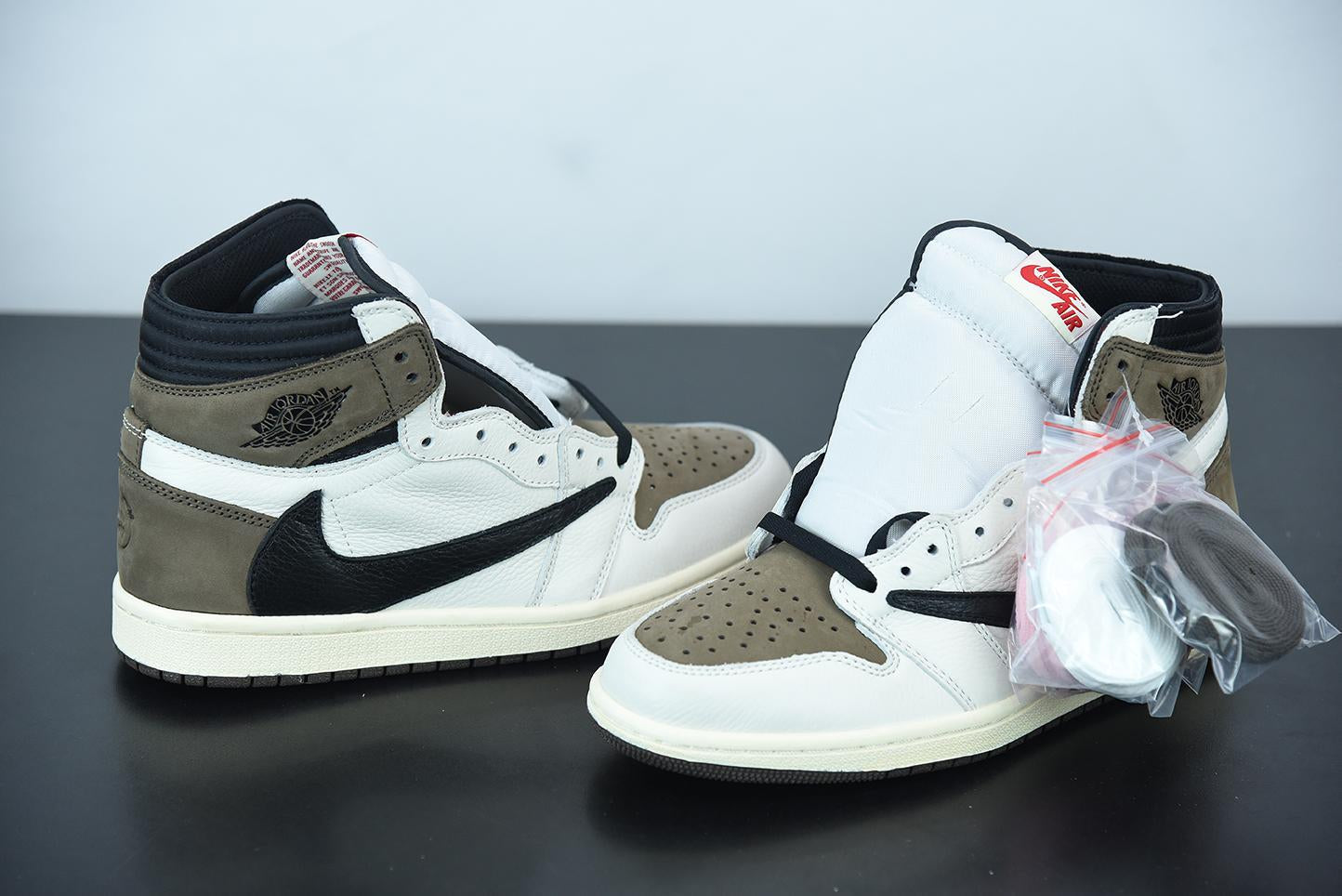 Nike Air Jordan 1 Retro High Dark Mocha x Travis Scott Secondary image
