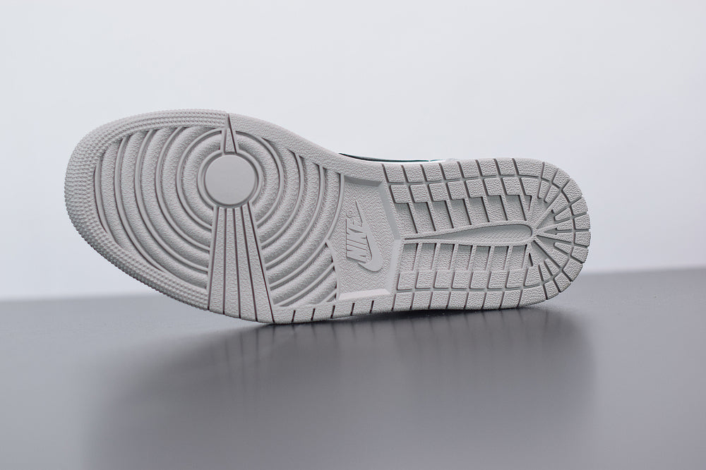 Nike Air Jordan 1 Mid Light Smoke Grey