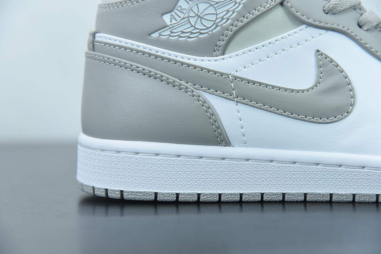 Nike Air Jordan 1 Mid College Grey Secondary image