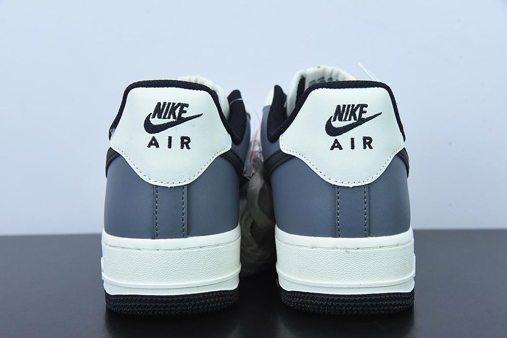 Nike Air Force 1 Low gray