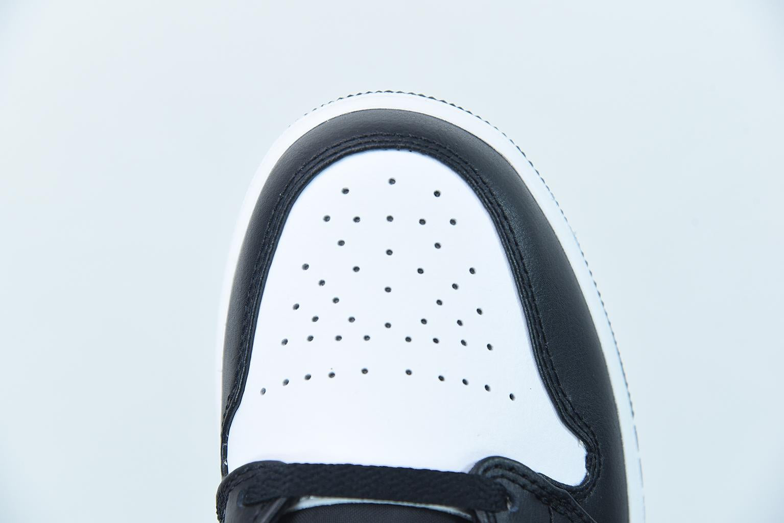 Nike Air Jordan 1 Mid White Royal