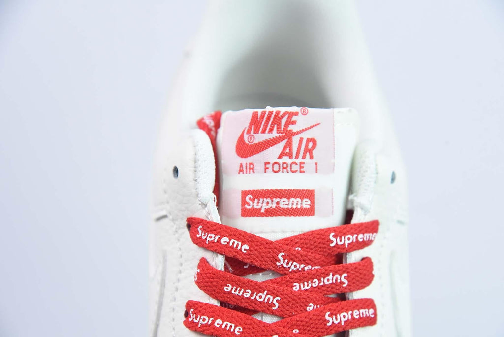 Nike Air Force x Supreme White