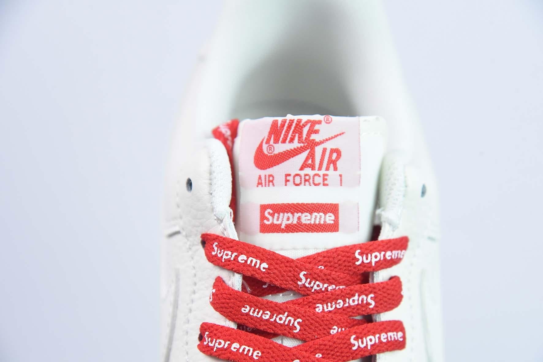 Nike Air Force x Supreme White