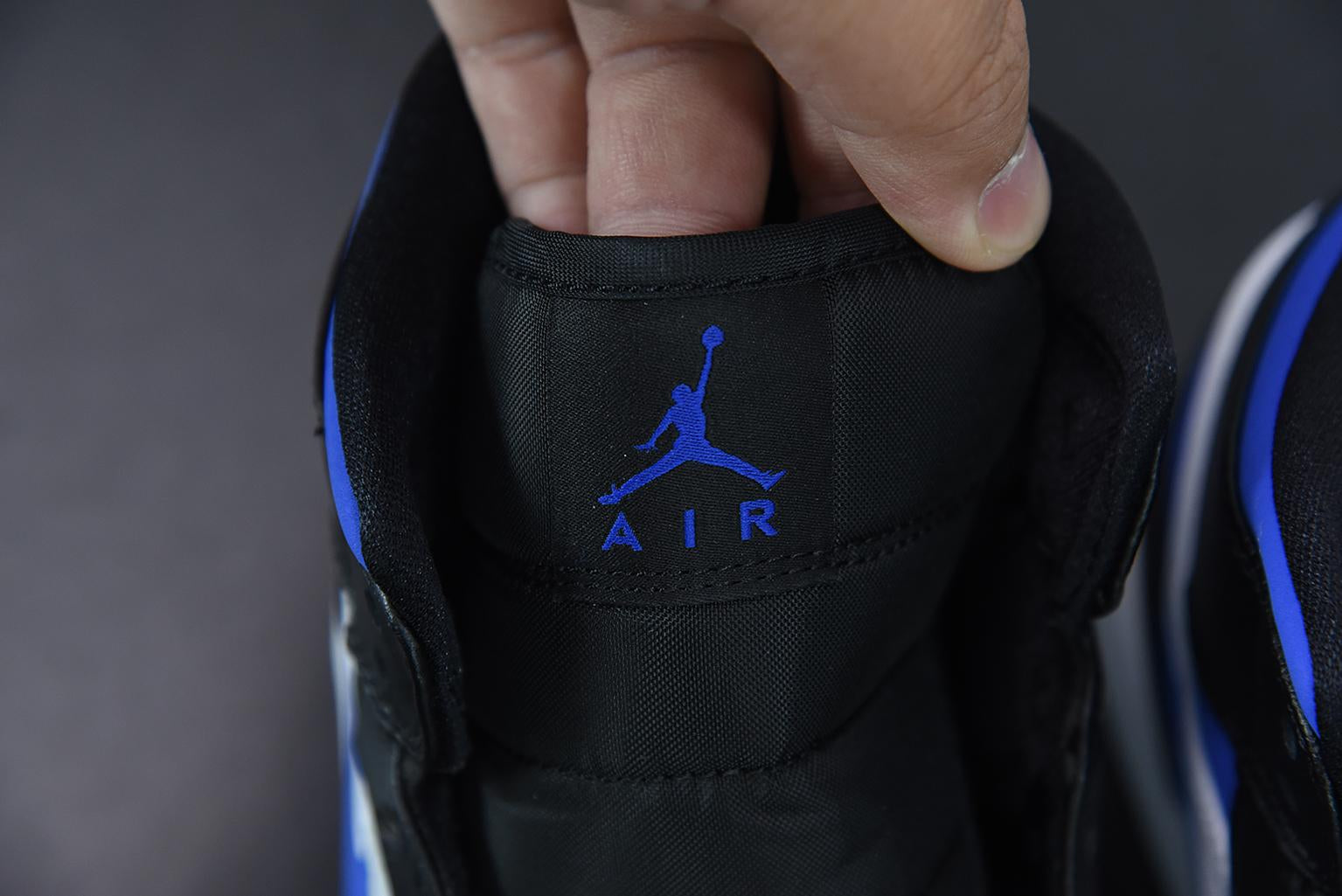 Nike Air Jordan 1 Mid White Royal