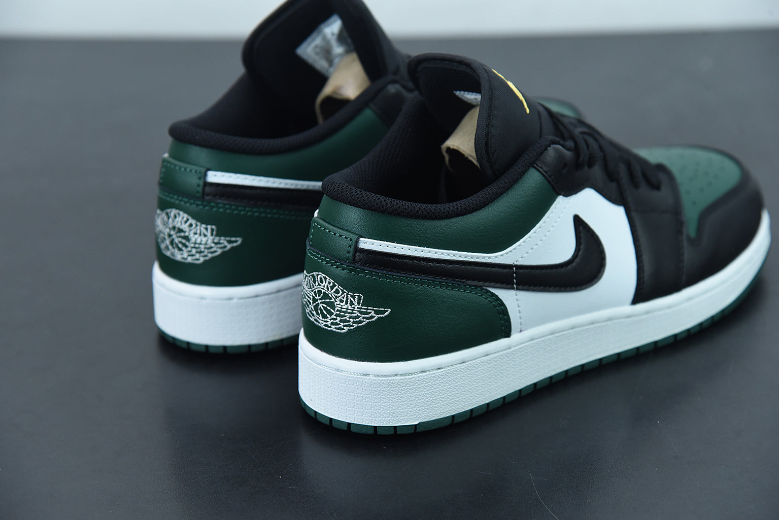 Nike Air Jordan 1 Low Pine Green