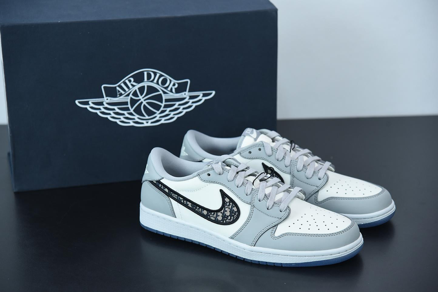 Nike Air Jordan 1 Low DIOR Main image