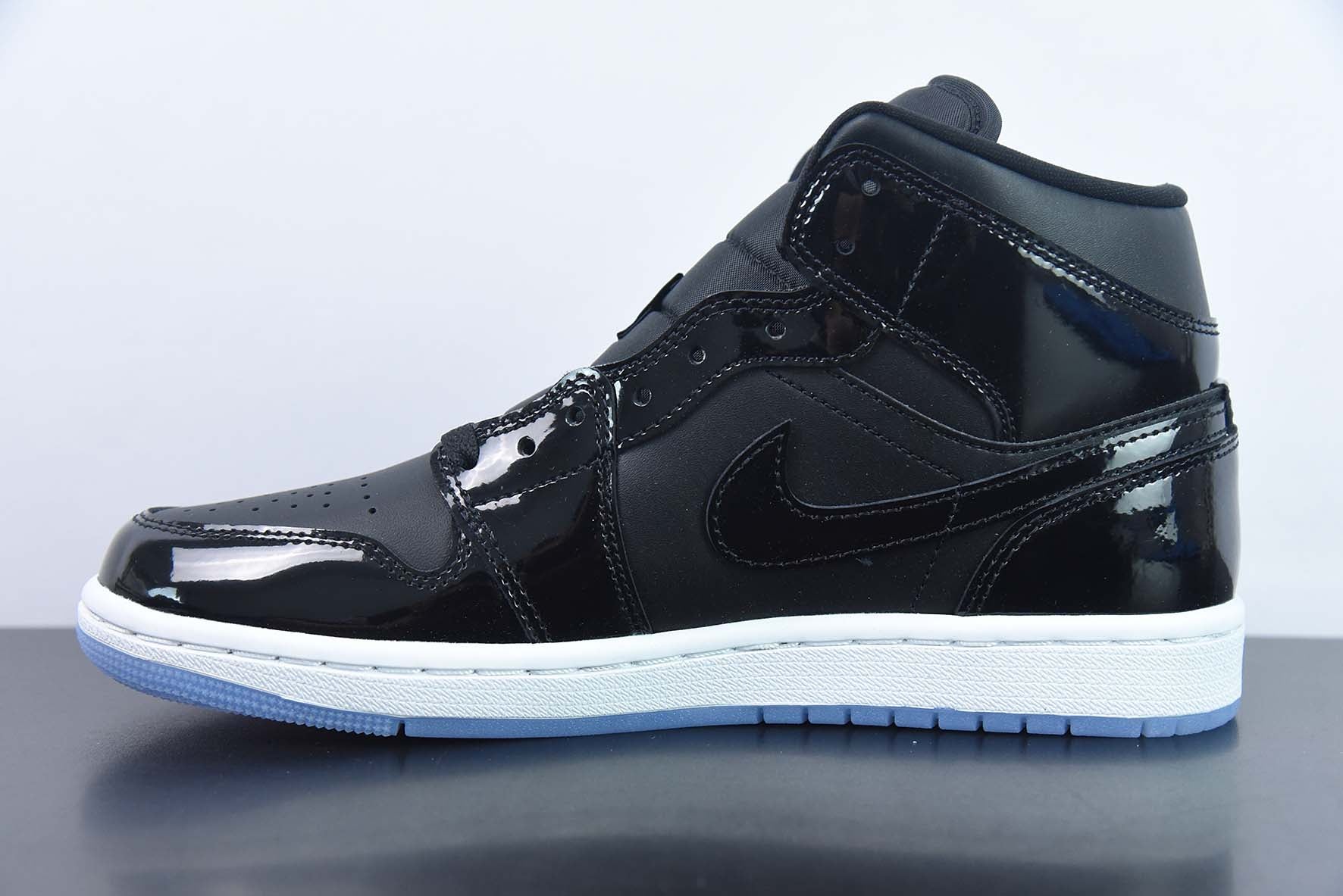 Nike Air Jordan 1 Mid Space Jam