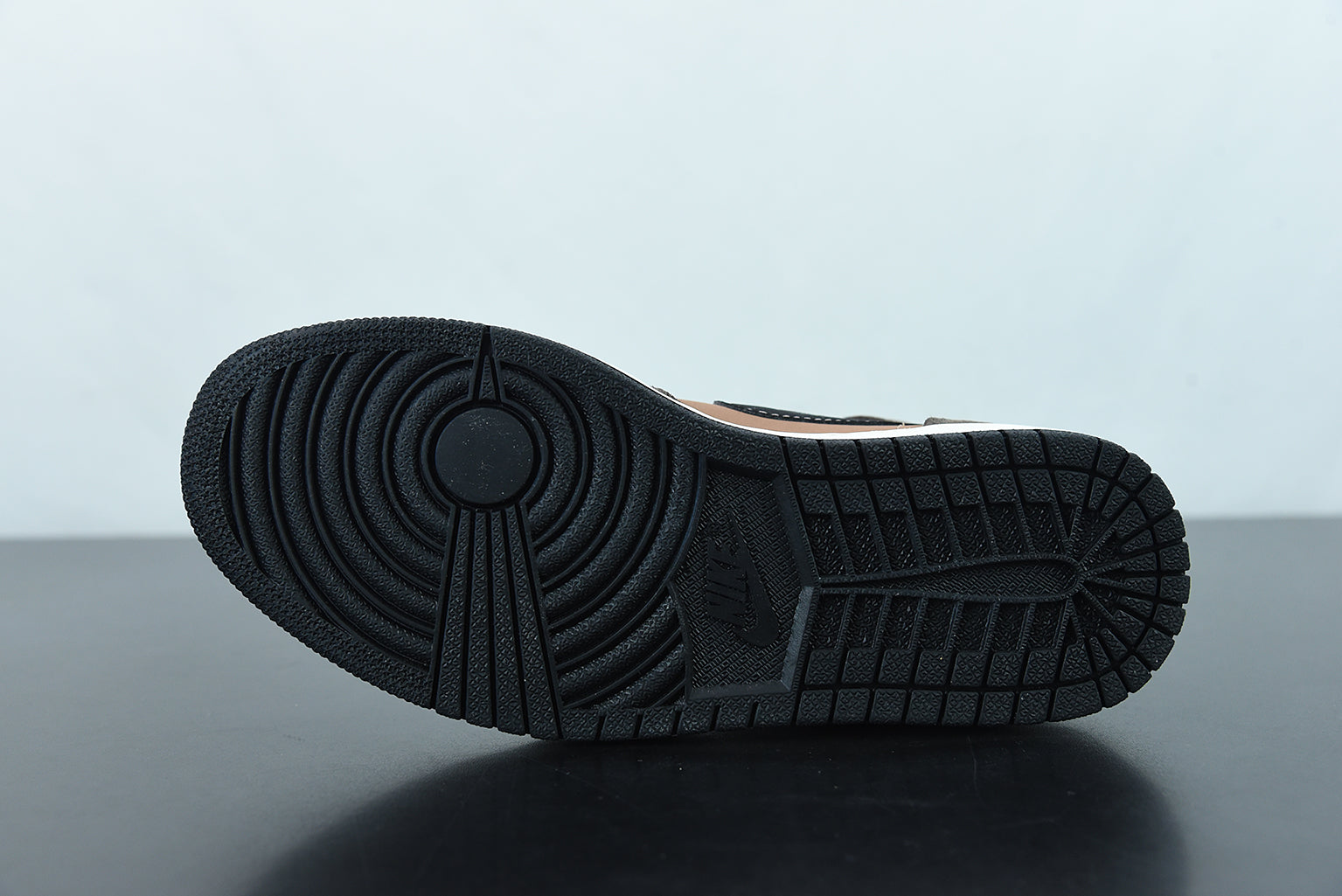 Nike Air Jordan 1 Mid Dark Chocolate