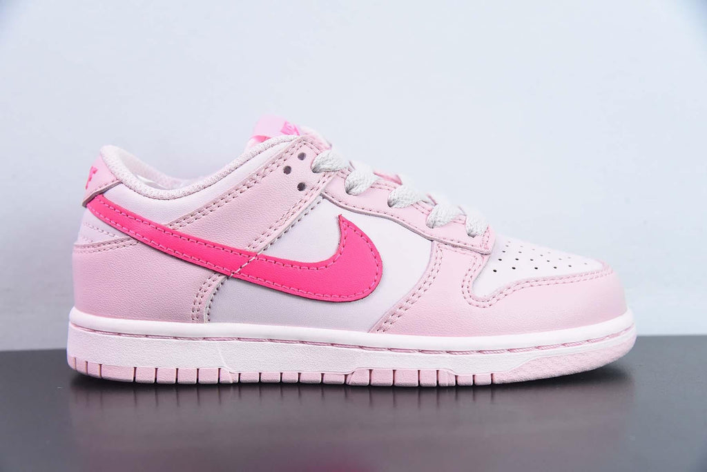 Nike Dunk Low Triple Pink