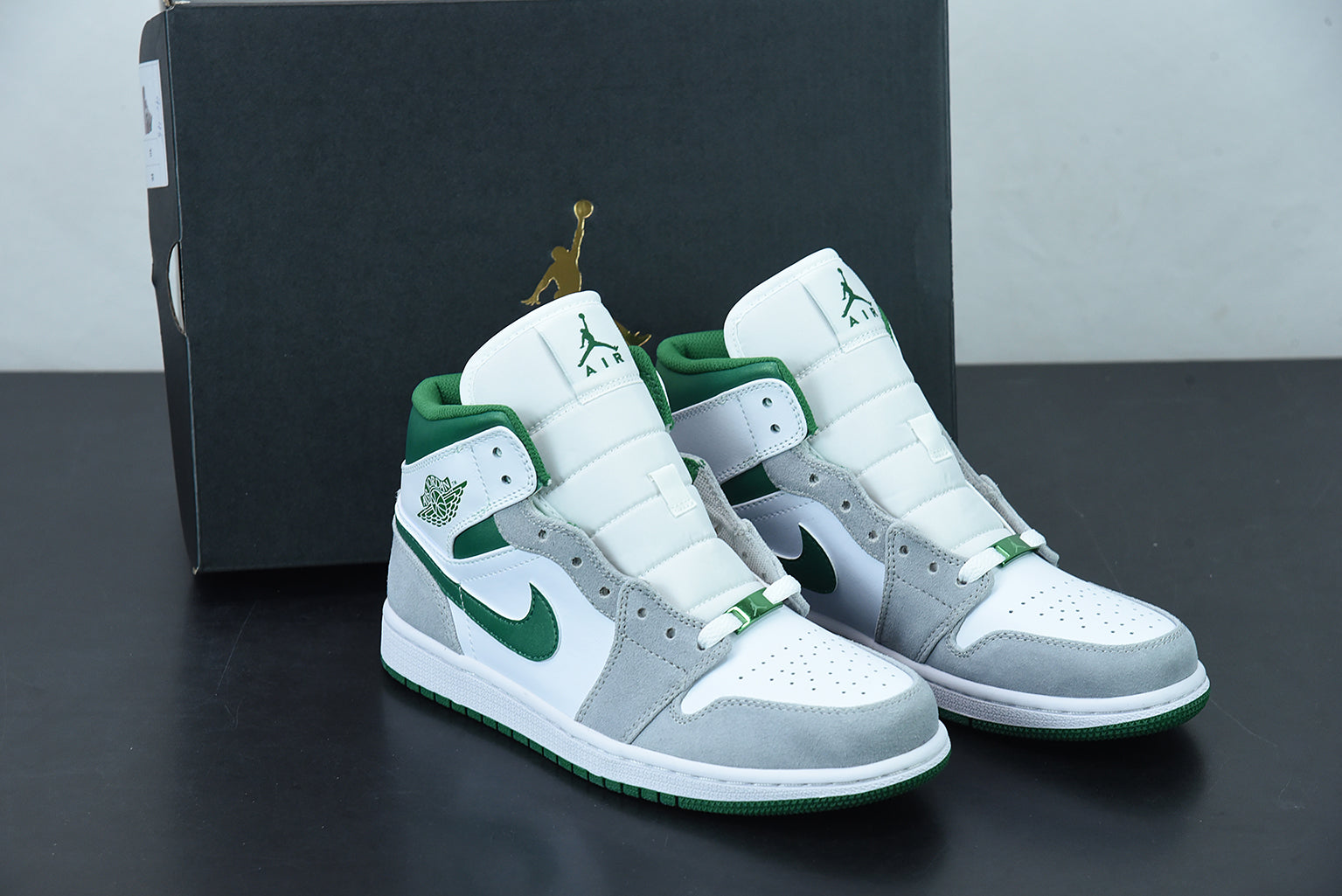 Nike Air Jordan 1 Mid Grey Pine Green Main image